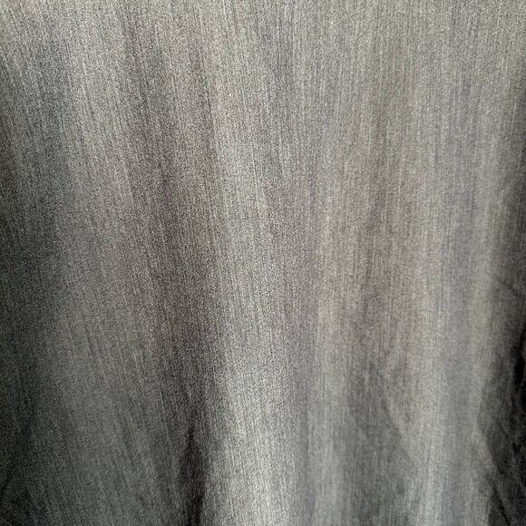 Mens FIGS Leon Graphite Scrub Top XL - 2 Pockets, V-Neck, Stretch Fabric - Picture 4 of 6